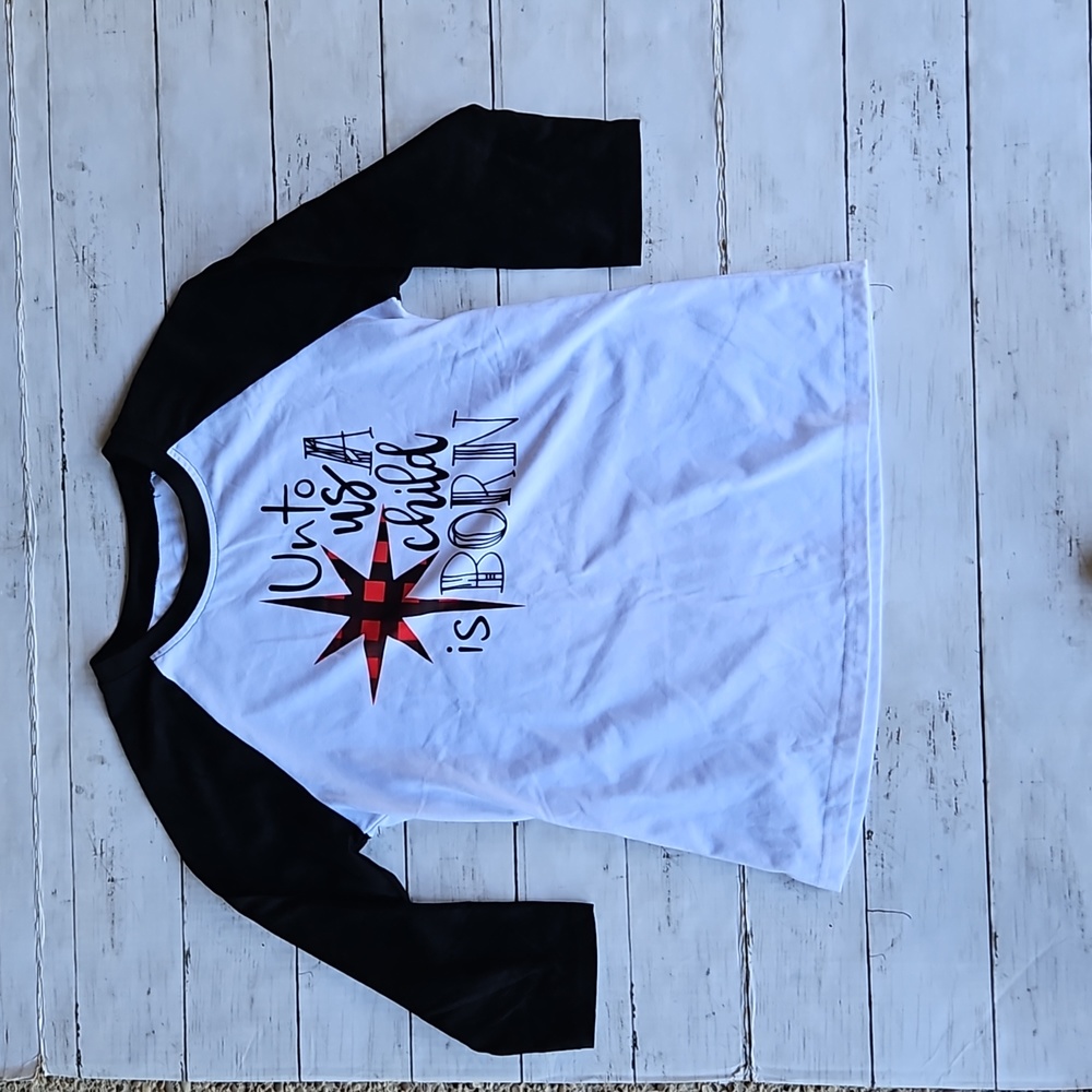 Christmas Raglan Tee Size Small "A Child Is Born" White black‎ Red Holiday